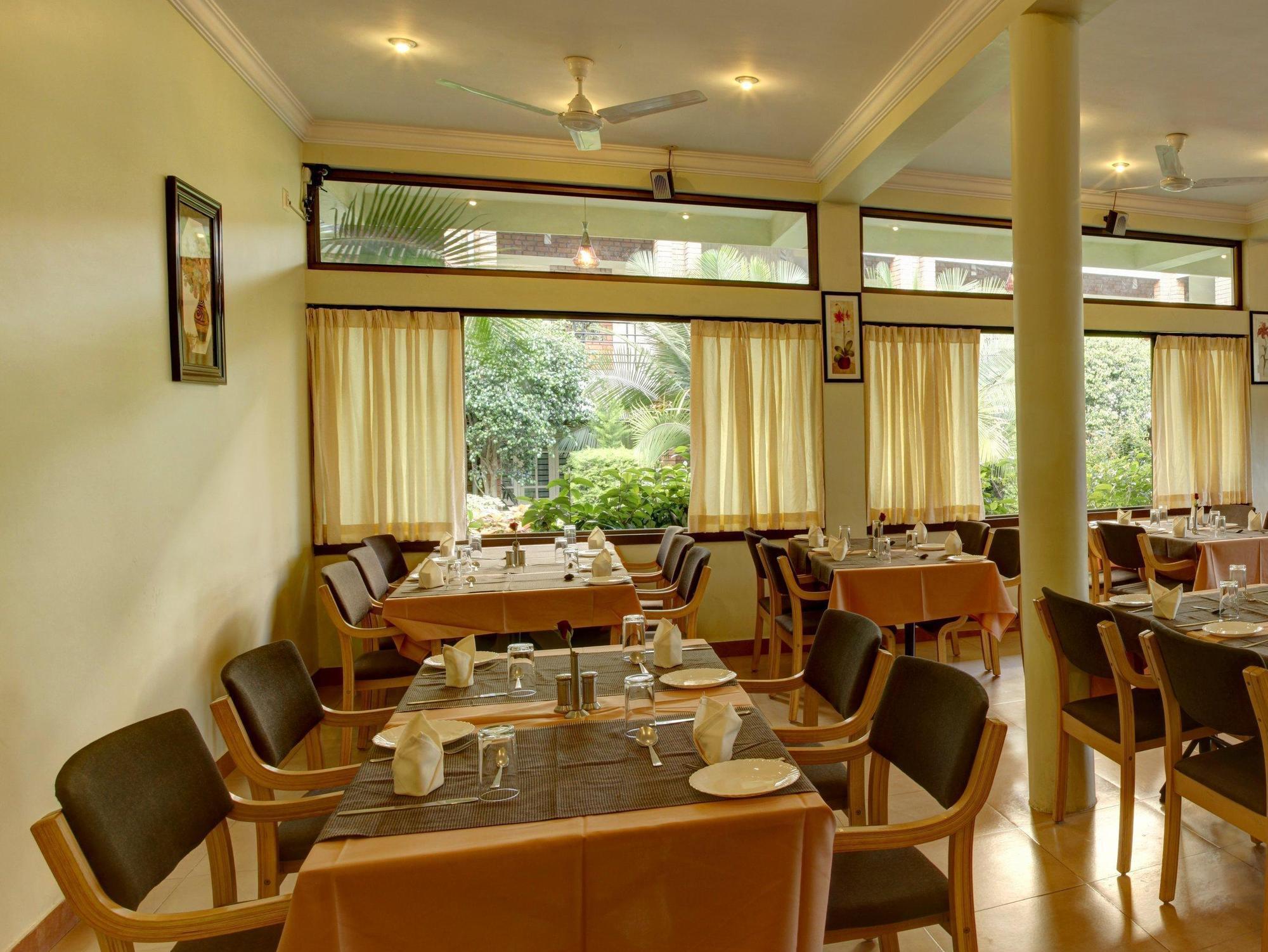 Hotel Le Ruchi The Prince Mysore Exterior photo