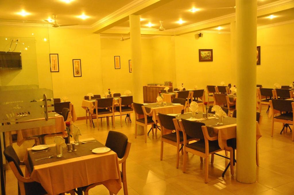 Hotel Le Ruchi The Prince Mysore Exterior photo