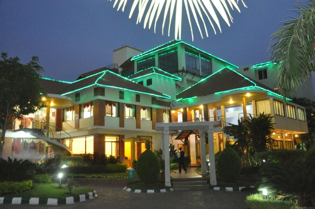 Hotel Le Ruchi The Prince Mysore Exterior photo