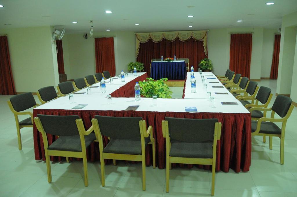 Hotel Le Ruchi The Prince Mysore Exterior photo
